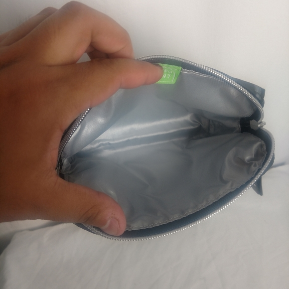 Hayward jet blue travel bag - Picture 3 of 5